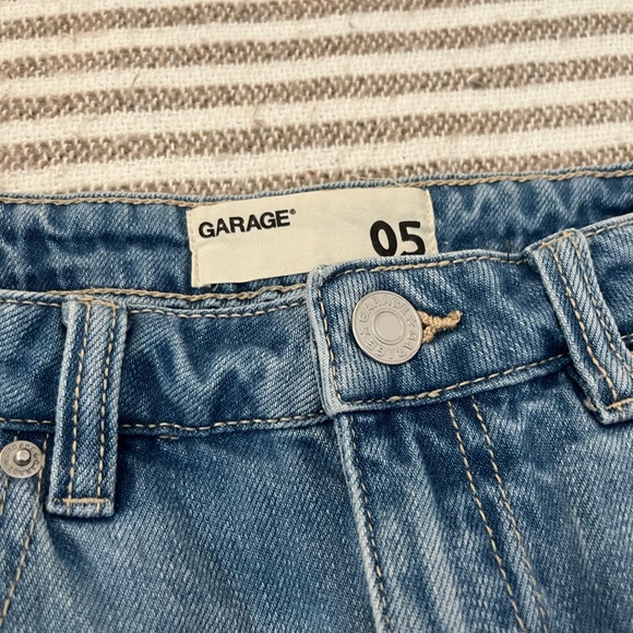 Distressed high waisted jean shorts - size 5 - Picture 2 of 4